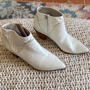 Linea Paolo Booties - White leather Size 11